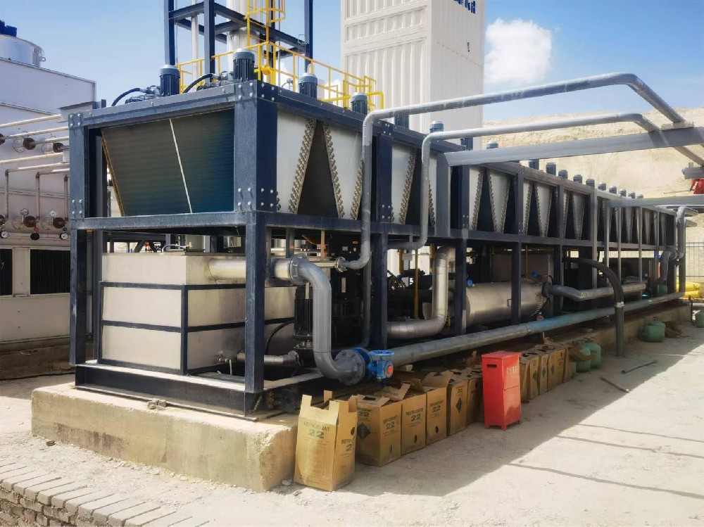 石油(yóu)化工冷(lěng)水機案例